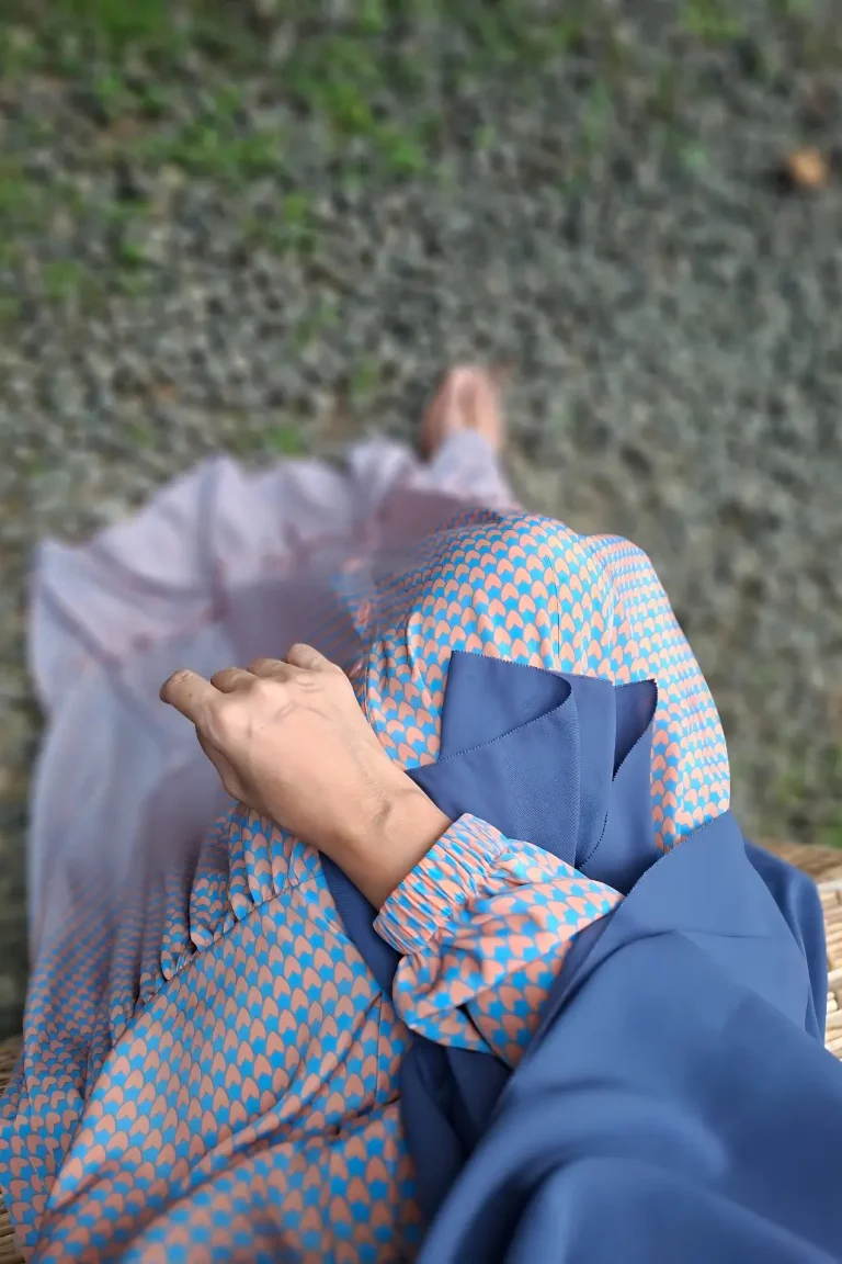 aletta - blue_peach model 3