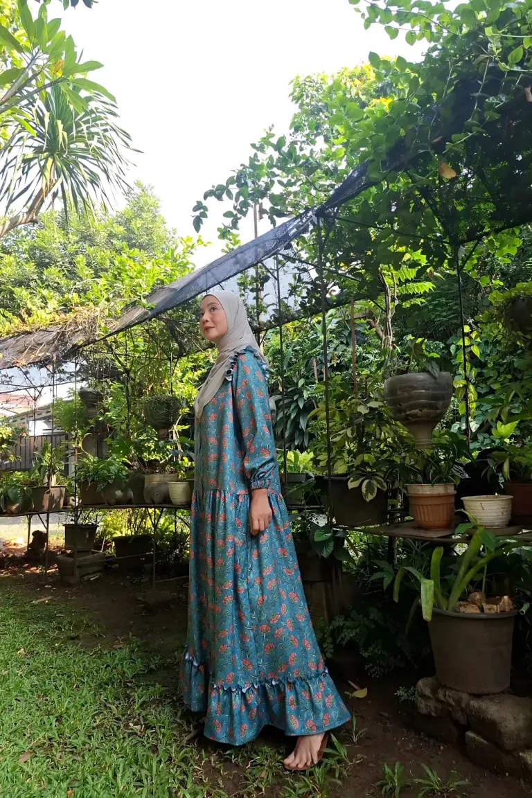 aletta - green model 1