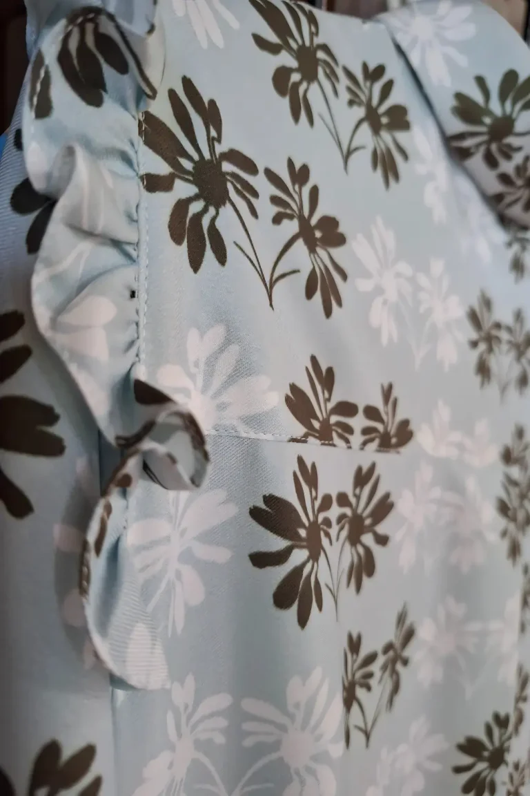 aletta - light blue detail 1